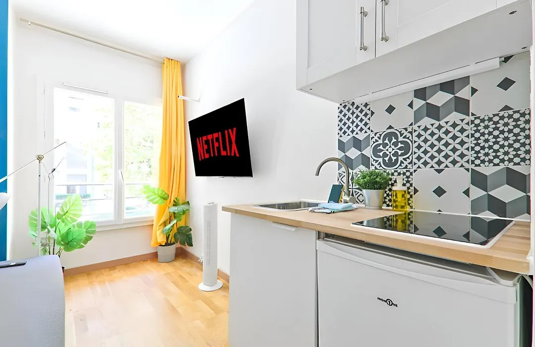 Tour Eiffel 10 Luxurious Apartment Studio-2P Free Netflix-1